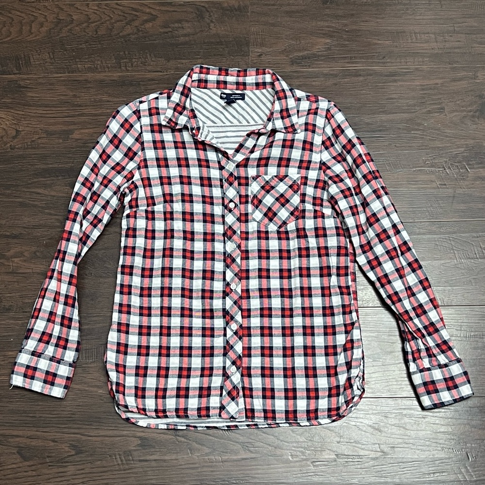 Gap women’s boyfriend plaid shirt